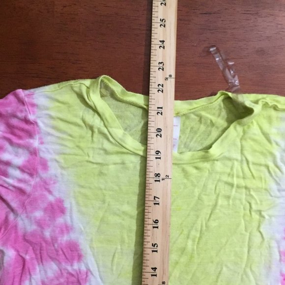 No Boundaries Colorful Tee - Picture 7 of 8